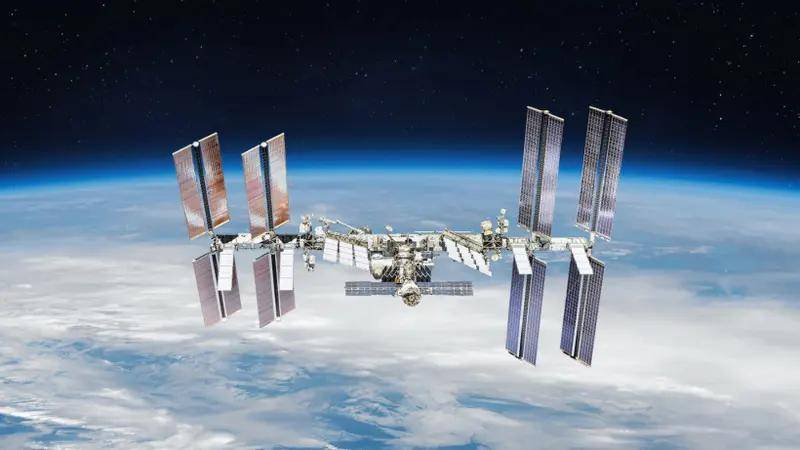 俄罗斯计划2024年退出国际空间站计划；微信安装包11年膨胀575倍