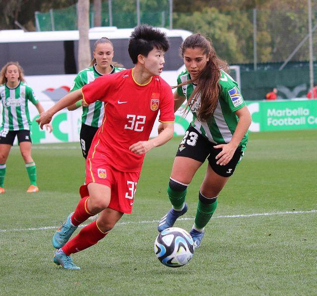 2-1！中国女足敌手进击宇宙杯，32年神迹出生，FIFA：载入史书