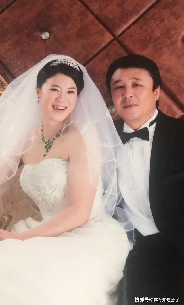 二婚后儿女双全！王楠富豪丈夫2次婚配生3娃，前妻依然很少现身