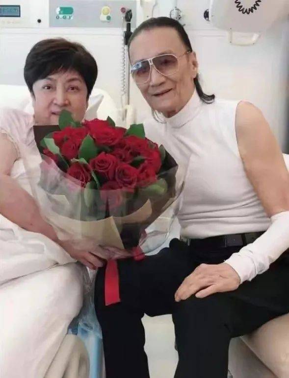 86岁谢贤被曝病危住院，五段情史风致成性，晚年独身一东说念主很并立