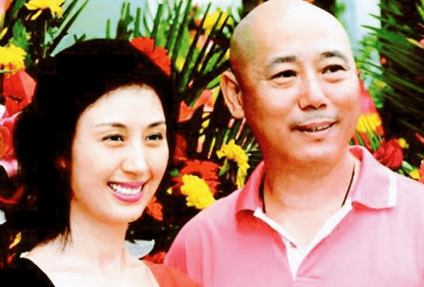 李诚儒前妻李世荣：离婚后在悲痛中坚强，带儿子住18平房子不改嫁